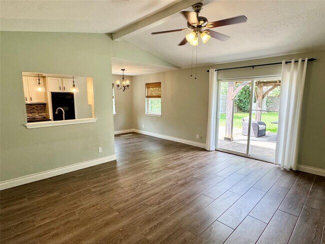 Building Photo - 3314 Crestdale Dr