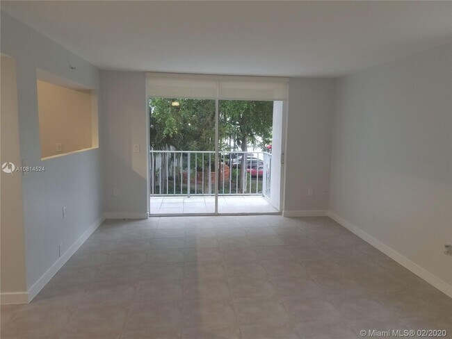 Foto del edificio - 700 NE 63rd St