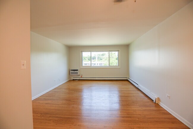 Foto del edificio - 700 McKinley Ave