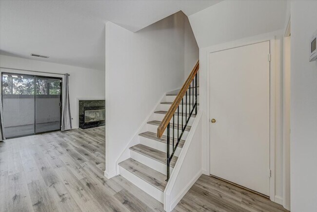 Building Photo - 514 Churchill Downs Ct