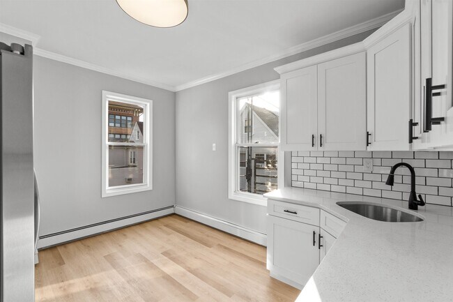 Building Photo - 98 W 32nd St