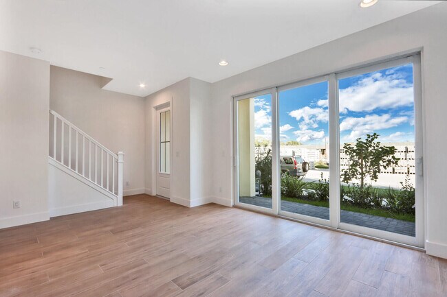 Foto del edificio - 5352 Sagan Ln