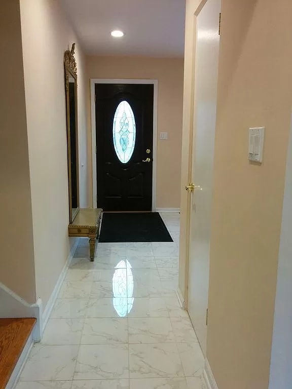 Foyer - 312 Sunset Dr