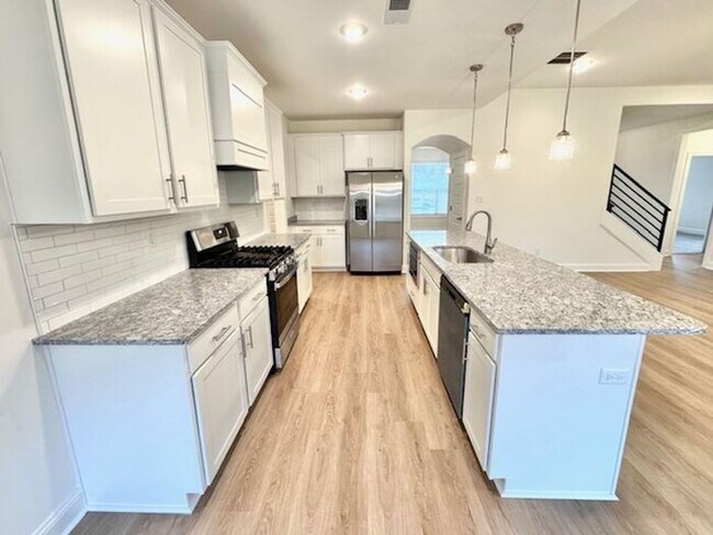 Foto del edificio - Now Leasing A 5 Bedroom 3 Bath Home In Olive Branch @ Southbranch