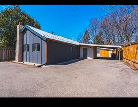 Building Photo - 121 Paisley Blvd E