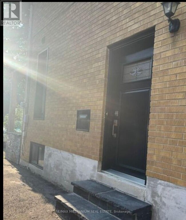 Building Photo - 1341 Freeport Dr