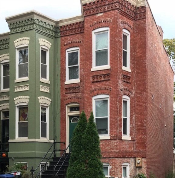 Building Photo - 710 7th St NE