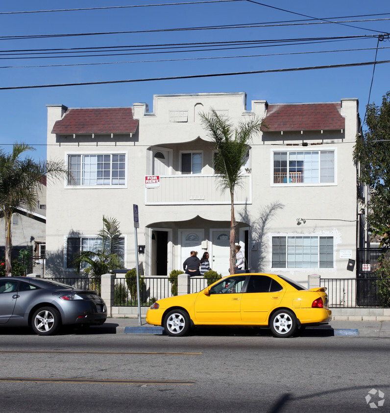 Foto del edificio - 1131 E 10th St