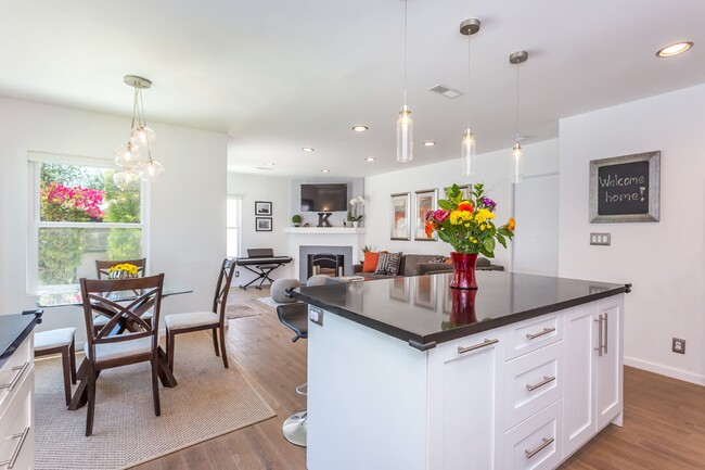 Building Photo - Remodeled 3BD/2BA W/Detached Studio