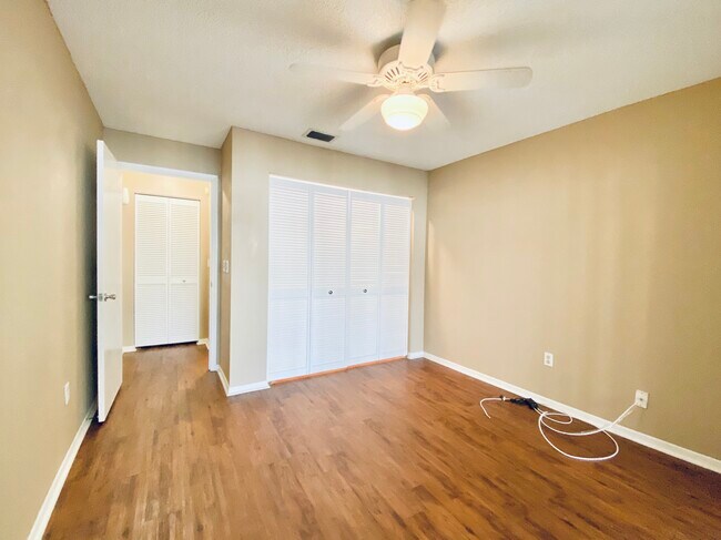 Segundo dormitorio - 13903 LAZY OAK DRIVE