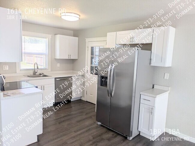 Foto del edificio - 1614 E Cheyenne Rd