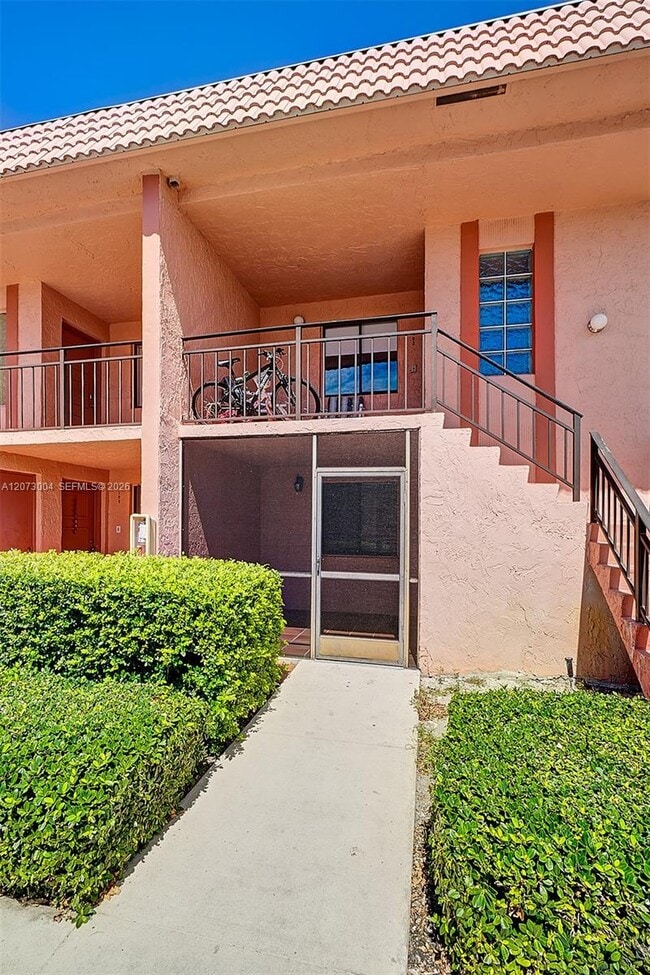 Building Photo - 231 Lakeview Dr