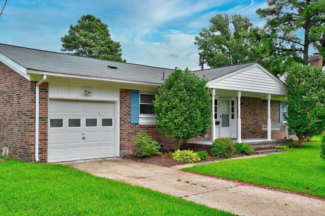 Building Photo - FOR RENT -  BRICK RANCH