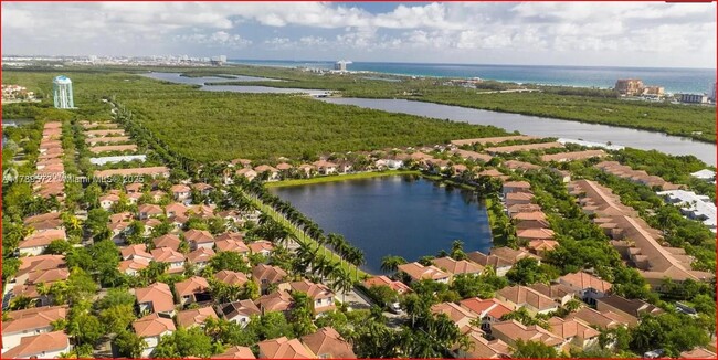 Foto del edificio - 940 Doveplum Ct