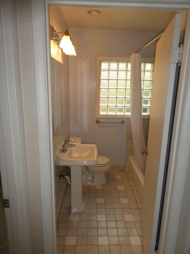 Building Photo - 8007 Corliss Ave N