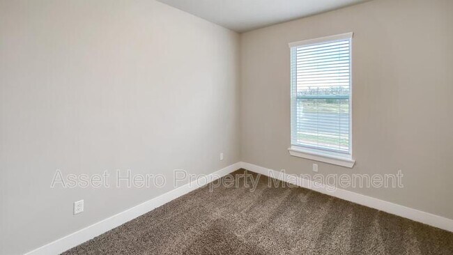 Building Photo - 2403 Chinook Way