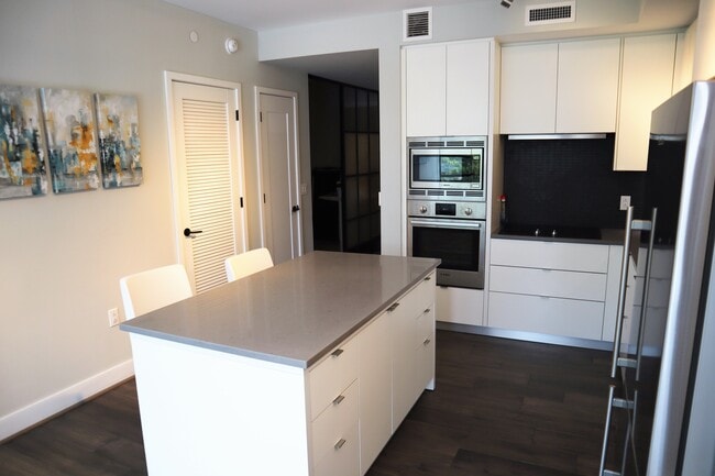 Kitchen - 1300 4th St SE