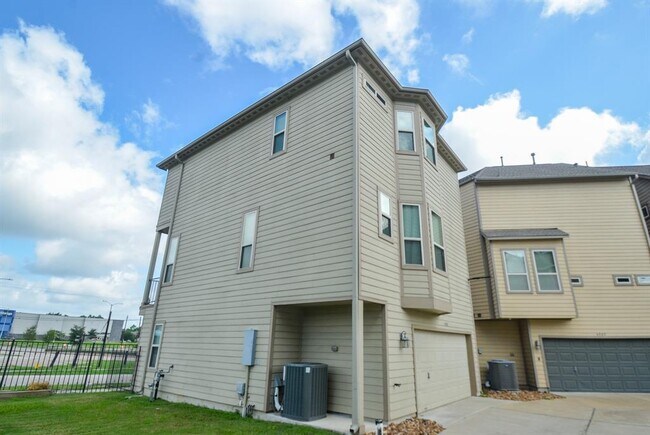 Foto del edificio - 5803 Conley St