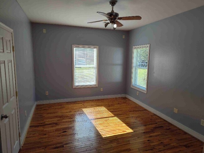 Building Photo - 7607 Beechwood Dr