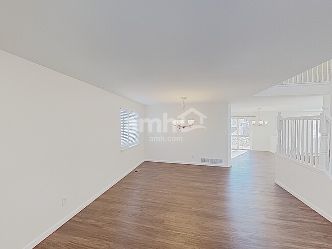 Foto del edificio - 11384 Kenton St