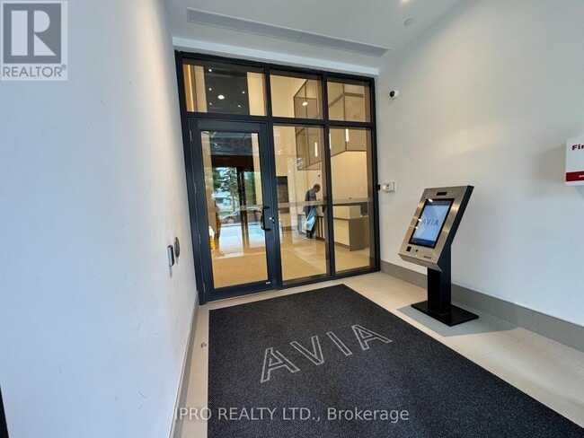 Photo du bâtiment - 430-3430 Square One Dr