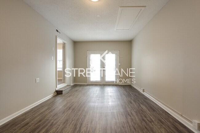 Building Photo - REDUCED! - Now offering $1000 off first fu...