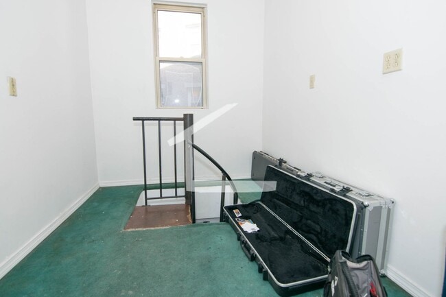 Building Photo - HOT ALLSTON LISTING!!!!