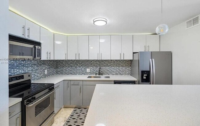 Foto del edificio - 150 SE 25th Rd