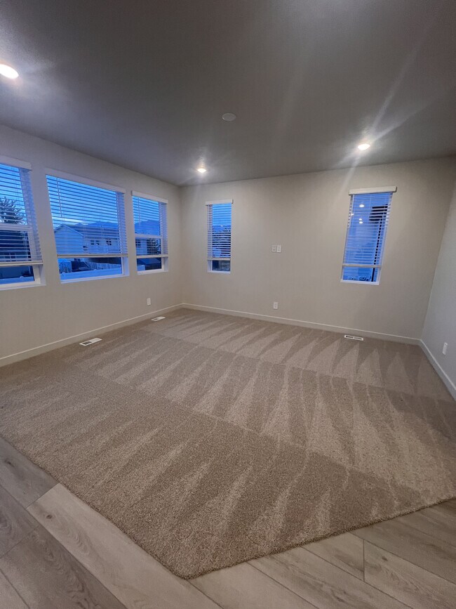 Sala de estar - 384 W 630 N