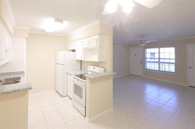 Building Photo - 1223 Augusta Dr