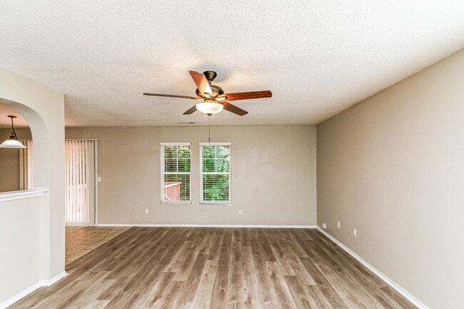 Foto del edificio - 912 Mailwood Dr