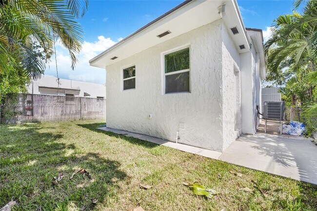 Foto del edificio - 2512 SW 14th St