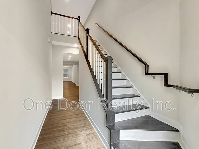 Photo - 105 Ironsmith Wy House