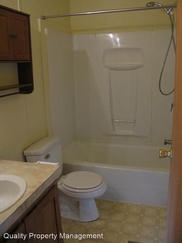Foto del edificio - 3 br, 2 bath House - 9664 Blackwell Rd