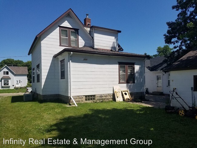 Building Photo - 3 br, 1 bath House - 809 6th St NW