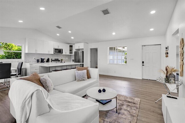 Foto del edificio - 1020 SW 8th St