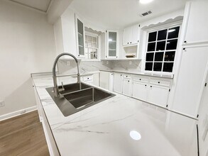 Building Photo - 3939 Camellia Dr