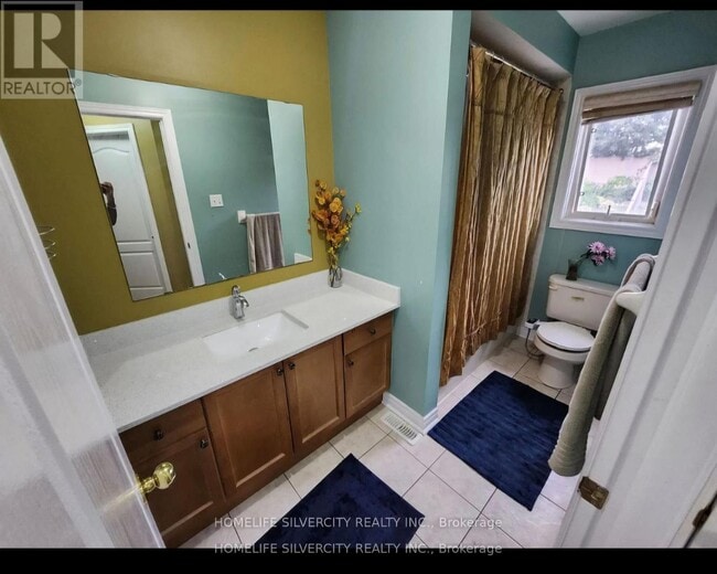 Building Photo - 60 Silent Pond Crescent