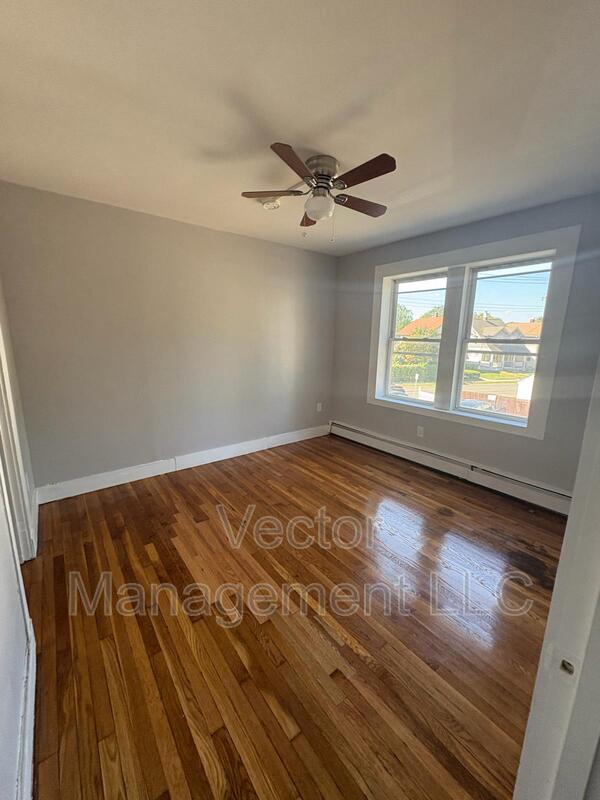 Building Photo - 1160 Dixwell Ave