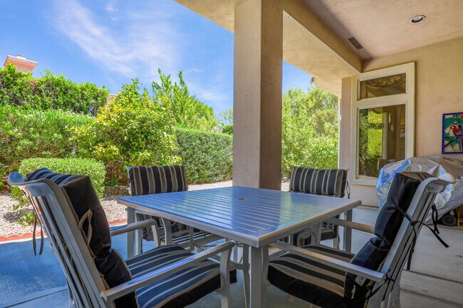 Foto del edificio - 37468 Westridge Ave