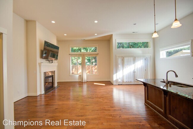 Building Photo - 3 br, 2.5 bath House - 21915 78th Place West