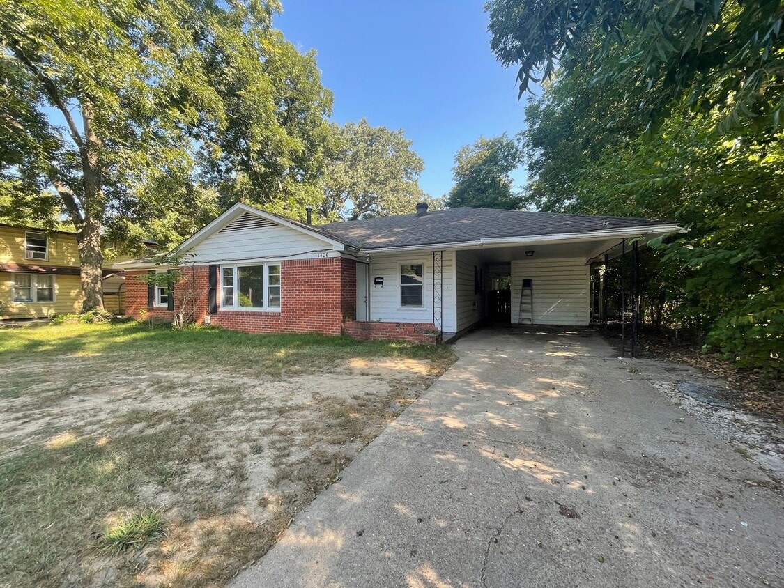 Primary Photo - 1406 W Jefferson Ave