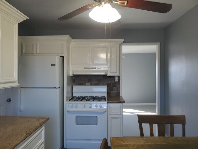 Building Photo - 2010 Tyler St