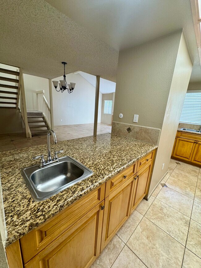 Kitchen - 3882 Radcliffe Ln