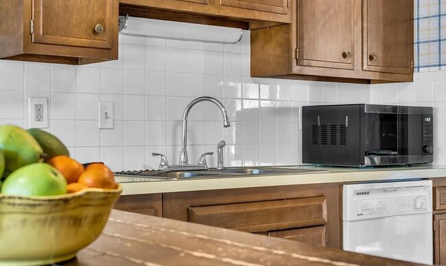 Foto del edificio - 561 Summit Ridge Dr