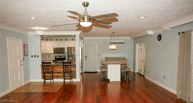 Building Photo - 1403 Davis Dr