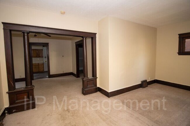 Building Photo - Cozy 1BR 1BA with Large Bonus Room! HALF O...