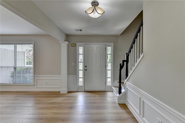 Building Photo - 340 Waddington Trail