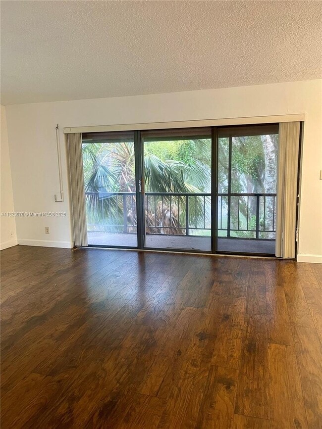 Building Photo - 430 Commodore Dr