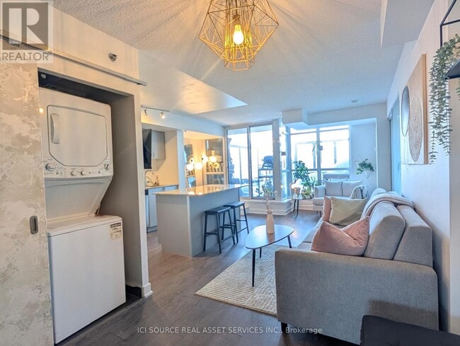 Building Photo - 11 Superior Ave